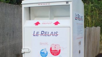 Suspension des collectes des bornes textiles Le Relais